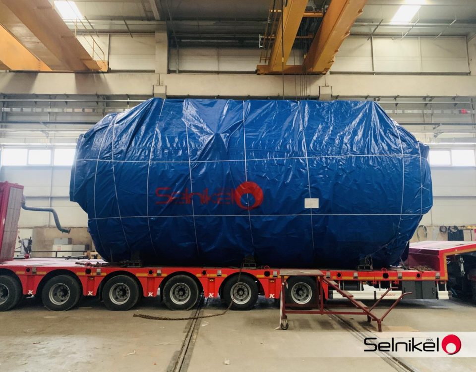 20 t/h 15 barg kapasiteli alev duman borulu buhar kazanımız, 15 MW brülörümüz ile kazan dairesi yardımcı ekipmanlarının yüklemesi tamamlandı ve nişasta endüstrisinde kullanılmak üzere Kazakistan'a olan yolculuğuna başladı.
